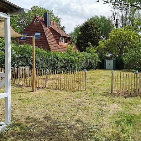 Ferienglueck An Der Nordsee Buche Deine Erdgeschoss-Ferienwohnung Mit Kamin Terrasse Und Eingezaeuntem Garten Fuer Unvergessliche Auszeiten Altfunnixsiel 外观 照片