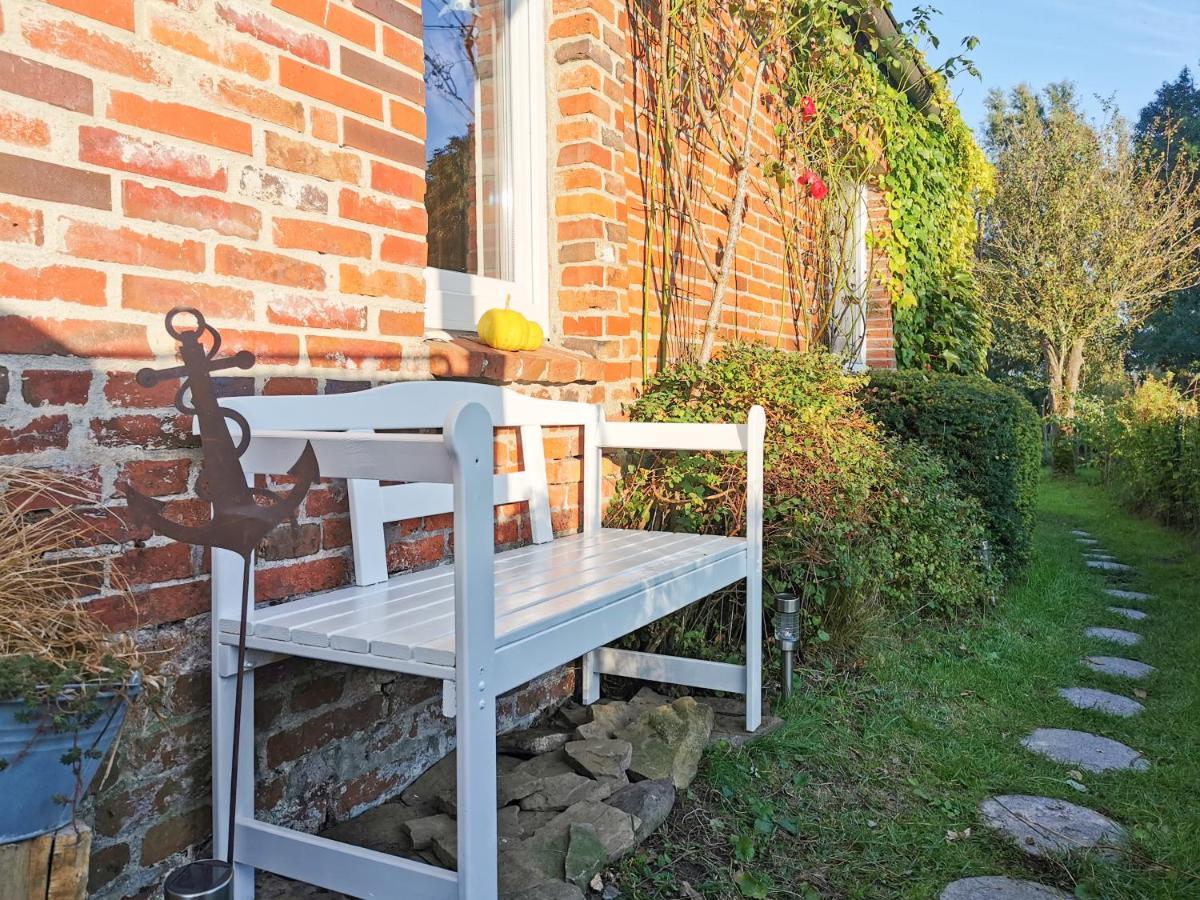 Ferienglueck An Der Nordsee Buche Deine Erdgeschoss-Ferienwohnung Mit Kamin Terrasse Und Eingezaeuntem Garten Fuer Unvergessliche Auszeiten Altfunnixsiel 外观 照片