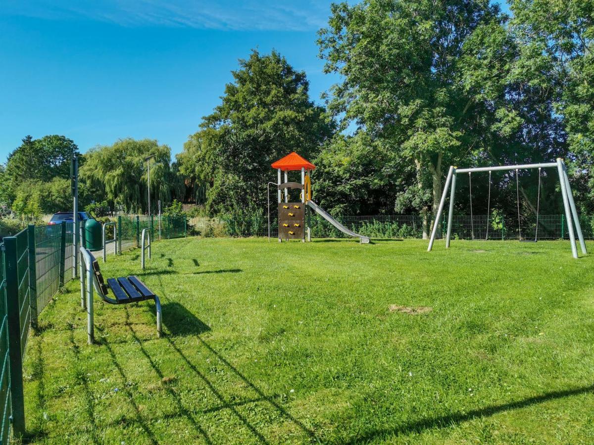 Ferienglueck An Der Nordsee Buche Deine Erdgeschoss-Ferienwohnung Mit Kamin Terrasse Und Eingezaeuntem Garten Fuer Unvergessliche Auszeiten Altfunnixsiel 外观 照片