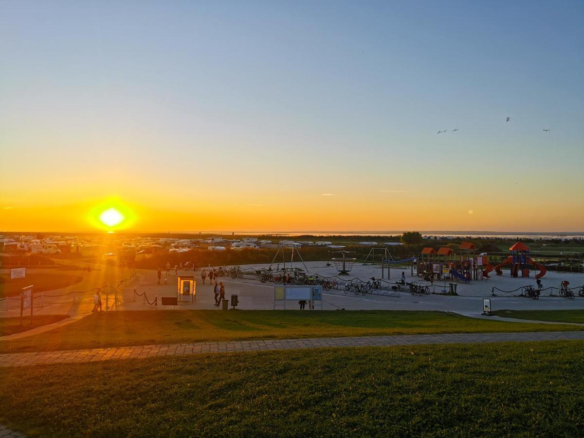 Ferienglueck An Der Nordsee Buche Deine Erdgeschoss-Ferienwohnung Mit Kamin Terrasse Und Eingezaeuntem Garten Fuer Unvergessliche Auszeiten Altfunnixsiel 外观 照片