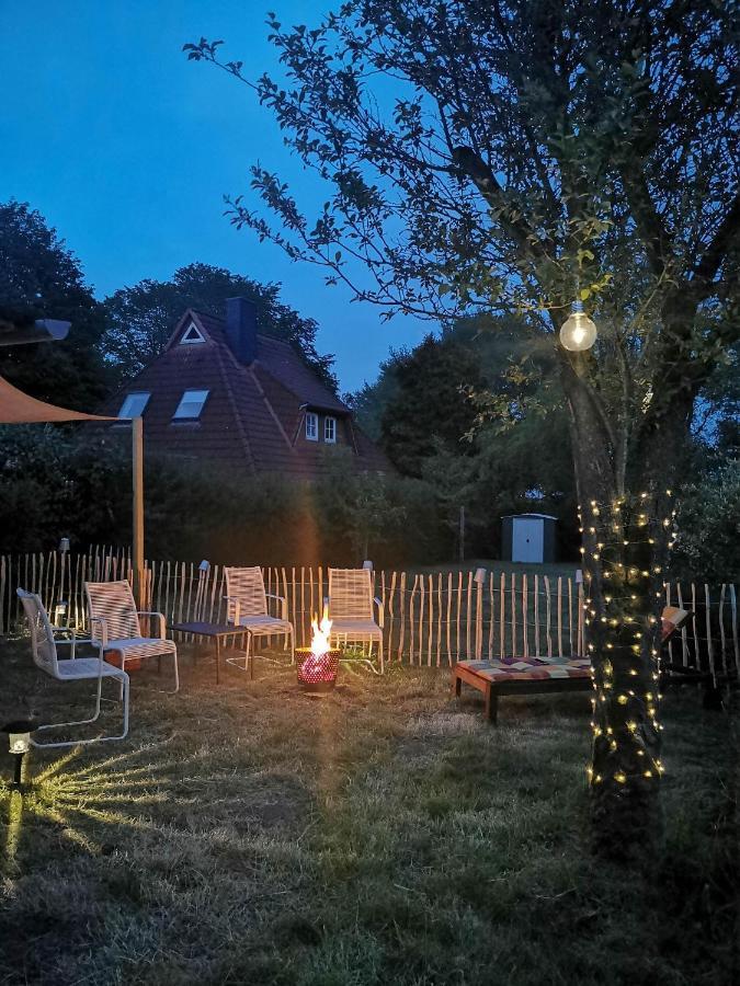 Ferienglueck An Der Nordsee Buche Deine Erdgeschoss-Ferienwohnung Mit Kamin Terrasse Und Eingezaeuntem Garten Fuer Unvergessliche Auszeiten Altfunnixsiel 外观 照片